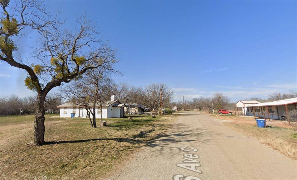 24 S Avenue C, Albany, TX 76430