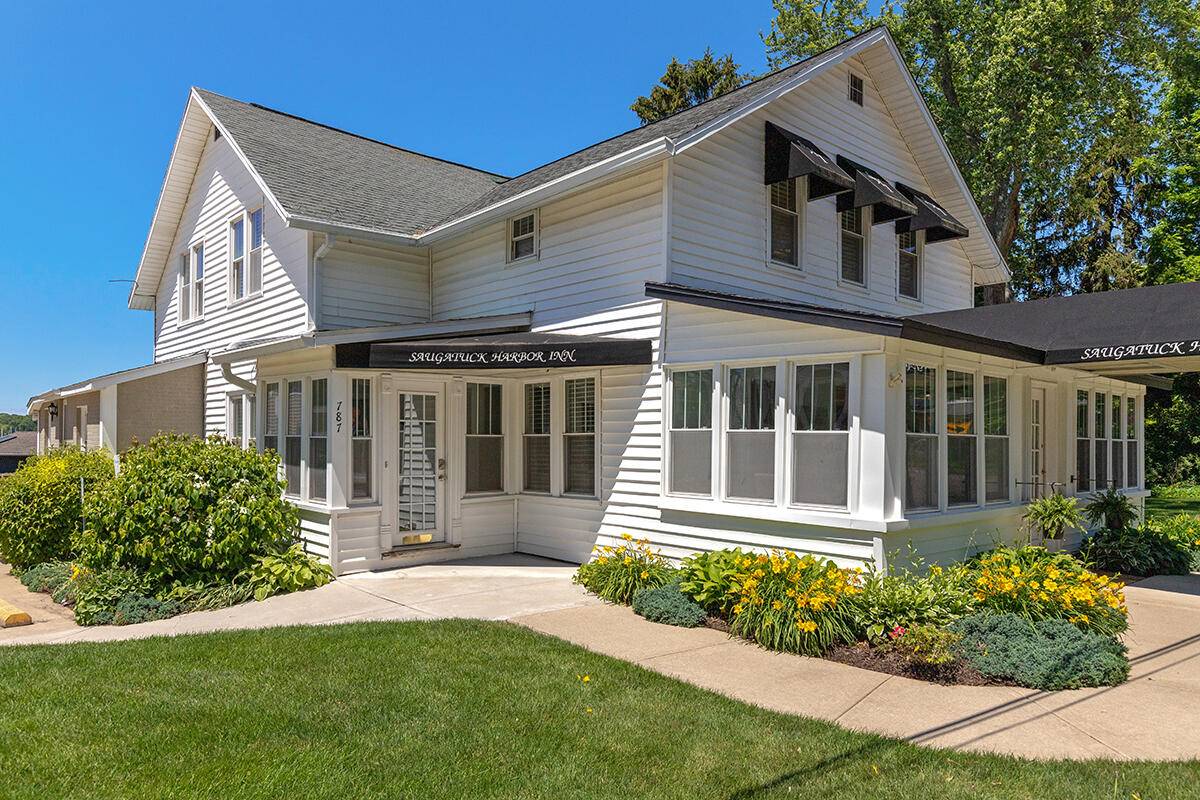 787 Lake ST #11, Saugatuck City, MI 49453