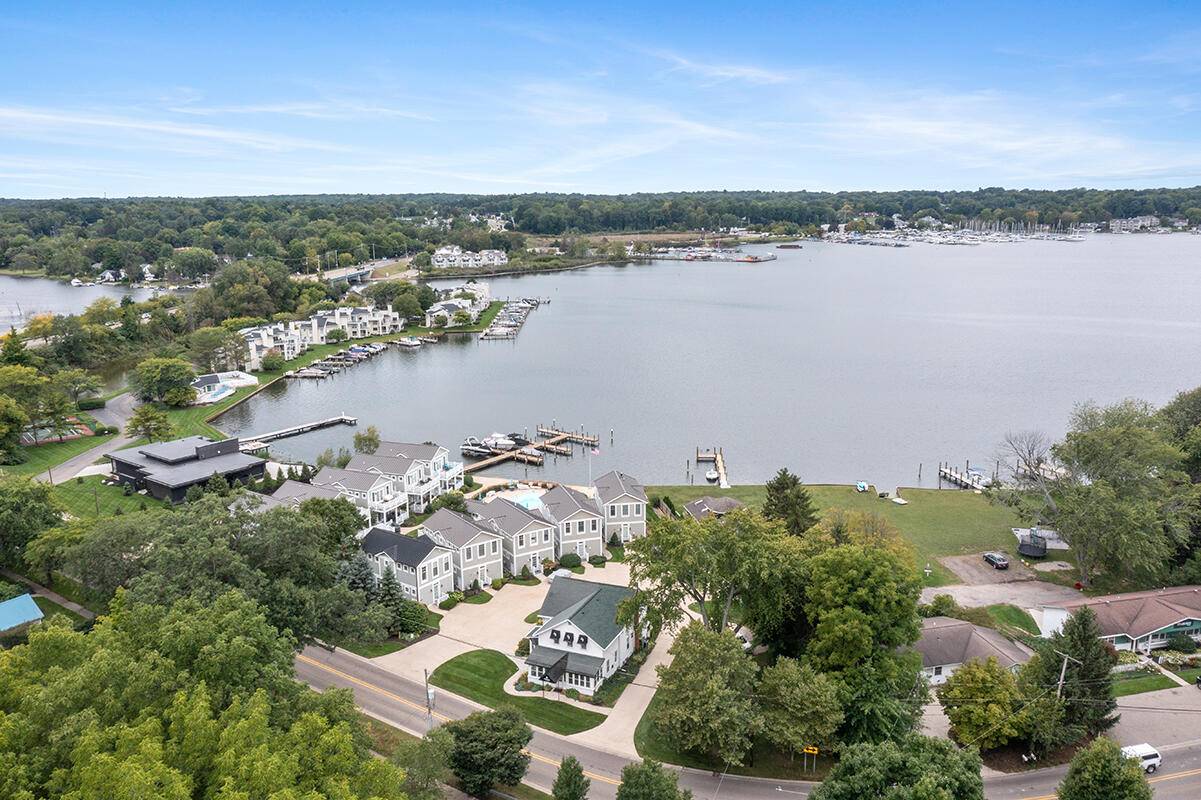 787 Lake ST #11, Saugatuck City, MI 49453