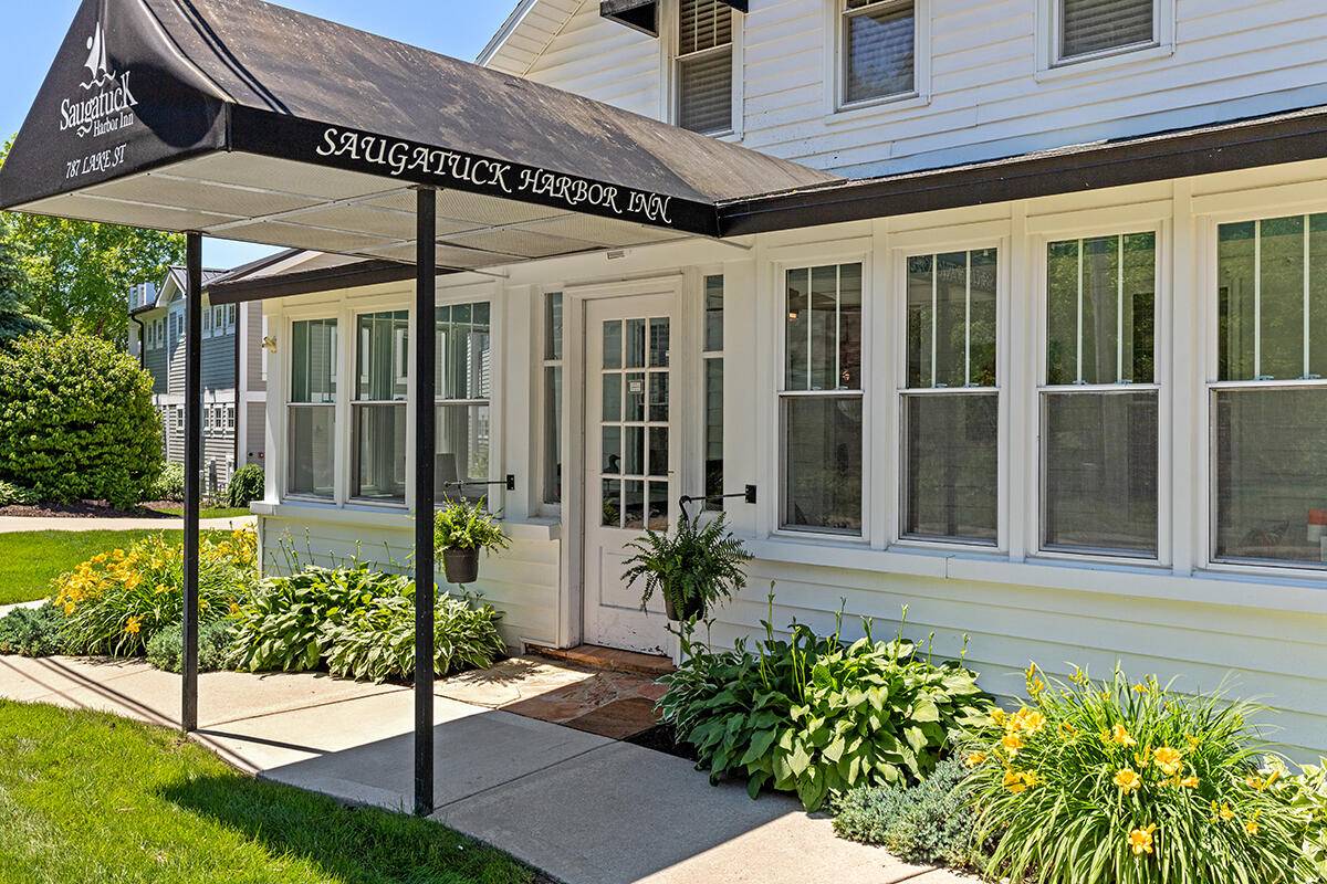 787 Lake ST #11, Saugatuck City, MI 49453