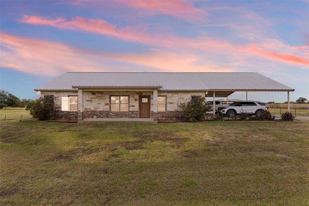452 County Road 470, Chilton, TX 76632