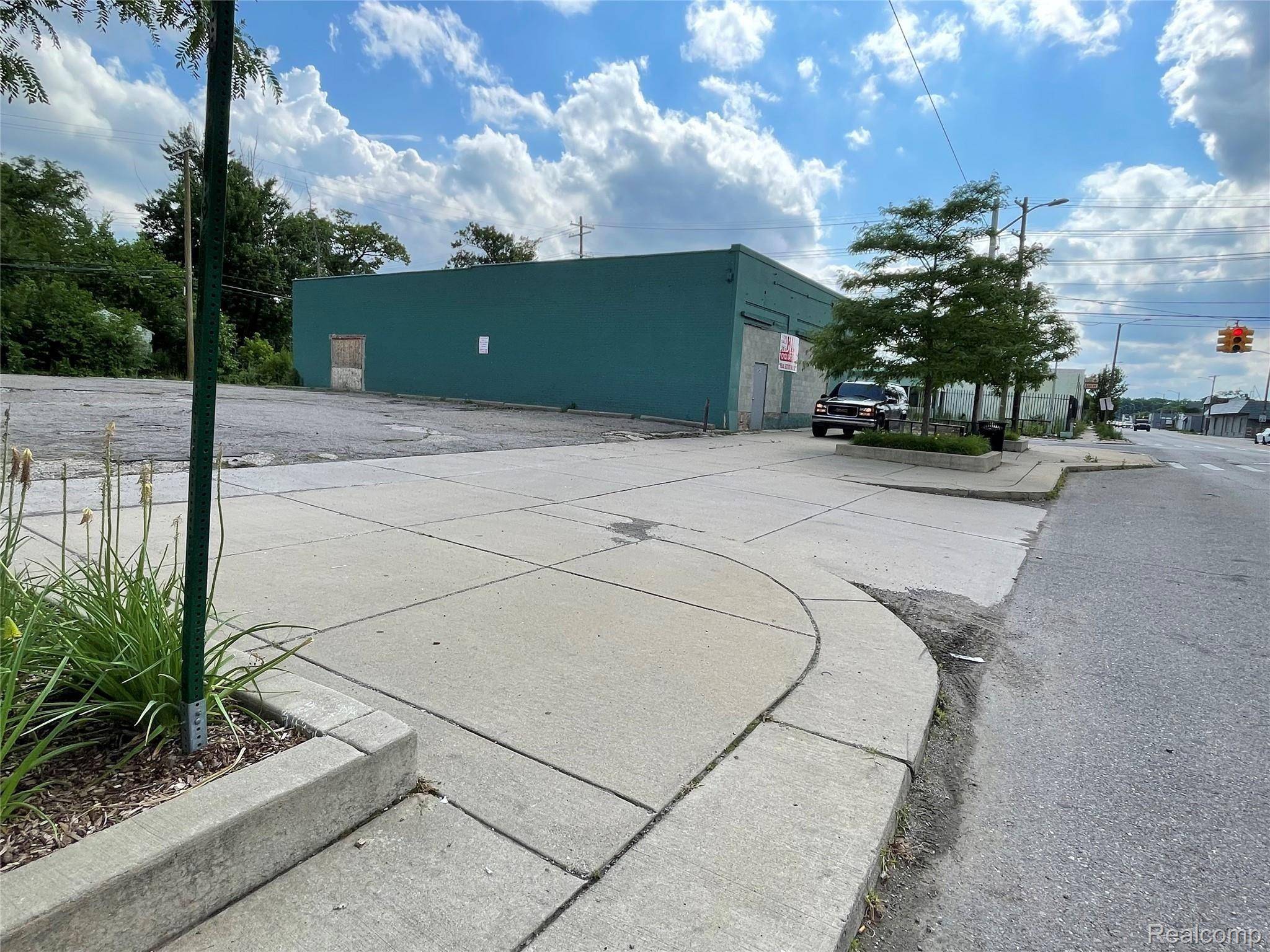 341 W 7 MILE RD, Detroit, MI 48203