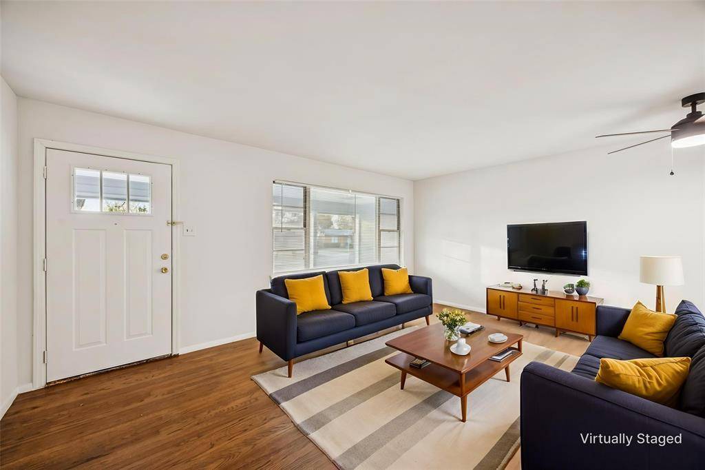 10042 Brockbank Drive, Dallas, TX 75229