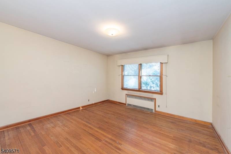 90 Dick St, Clifton City, NJ 07013