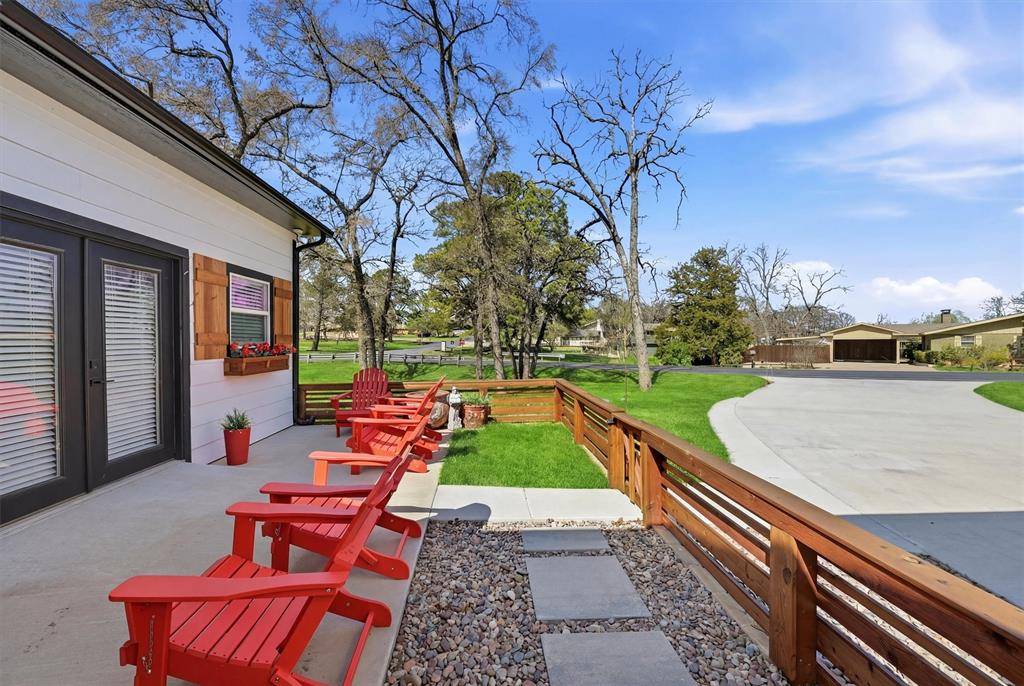 121 Kiowa Drive W, Lake Kiowa, TX 76240