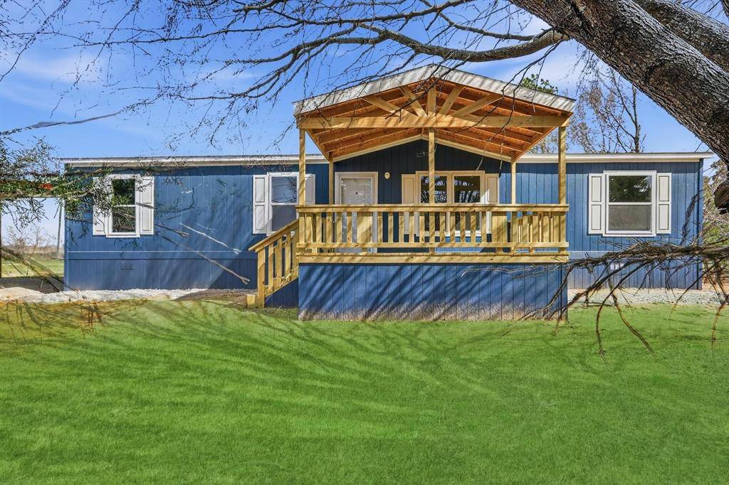 206 Rhett Court, Aurora, TX 76078