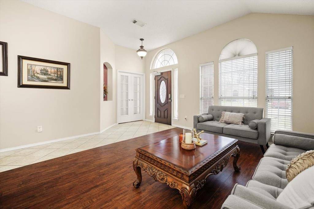 6408 St Leonard Drive, Arlington, TX 76001