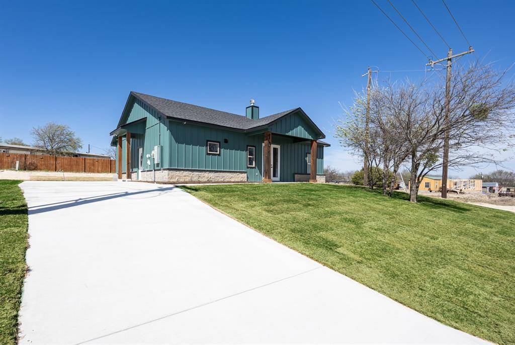 101 Sparrow Drive, Azle, TX 76020