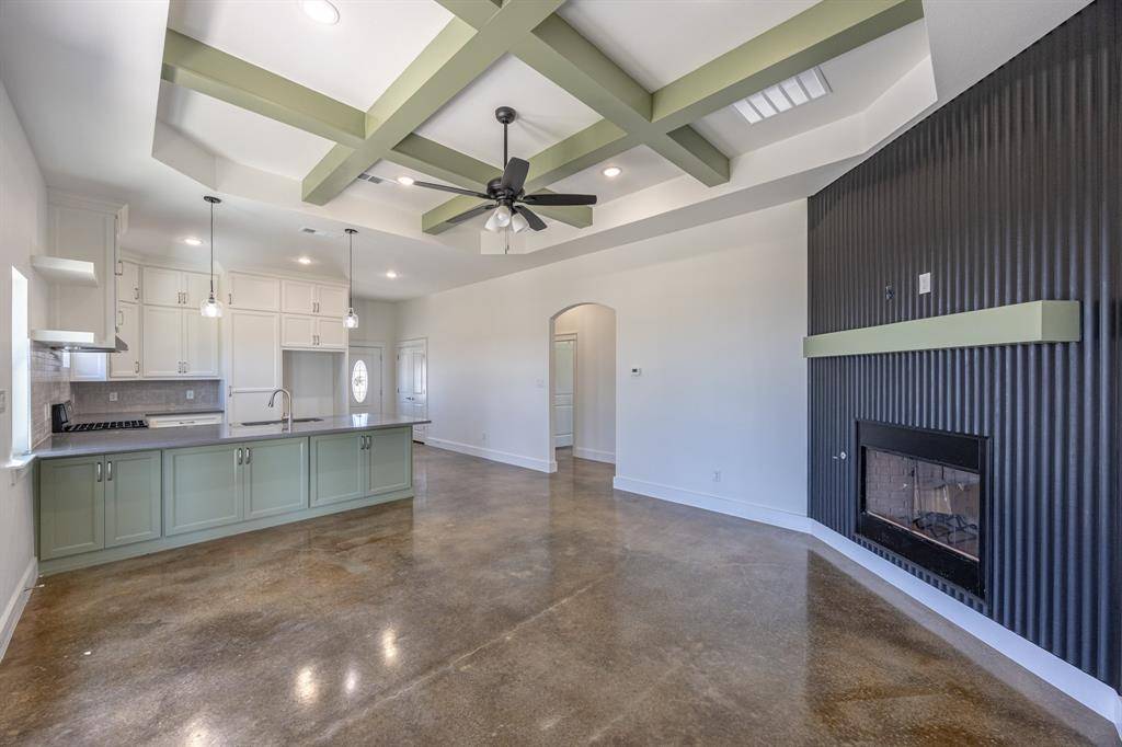 101 Sparrow Drive, Azle, TX 76020