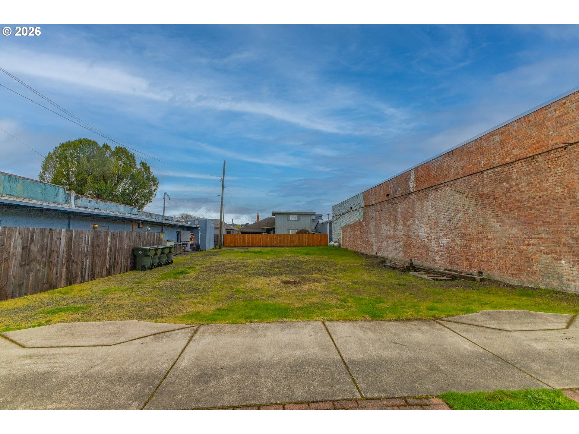 618/620 SPRUCE ST, Myrtle Point, OR 97458