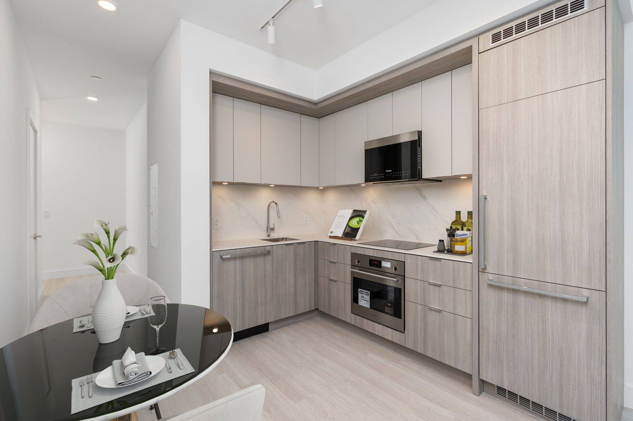 6 Greenbriar RD #210, Toronto C15, ON M2K 0H6