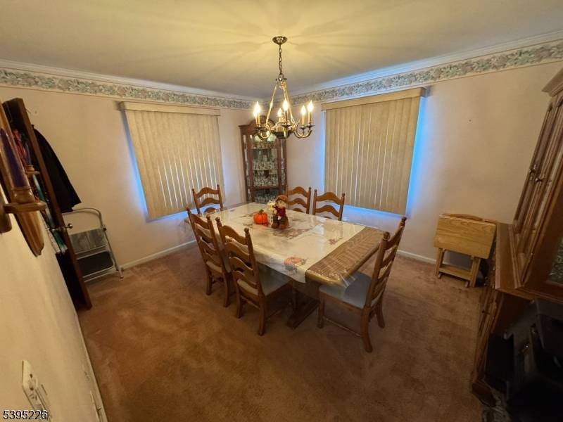 95 Elizabeth Pl, Totowa Boro, NJ 07512