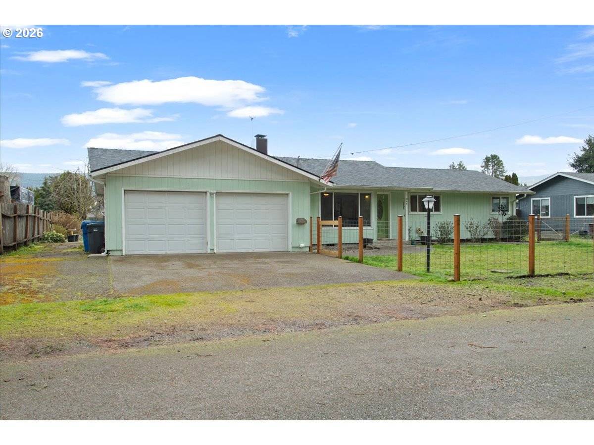 247 CEDAR ST, Lyons, OR 97358