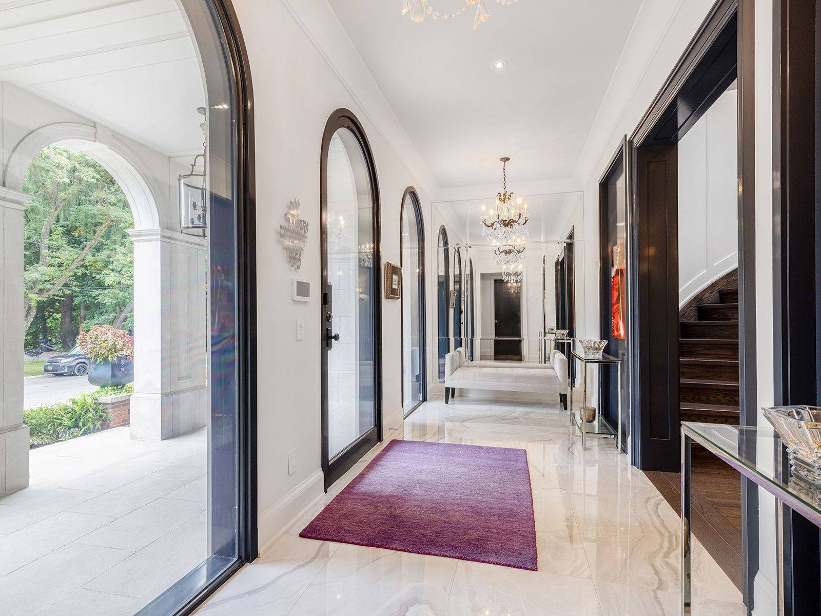 125 Sandringham DR, Toronto C04, ON M3H 1E2