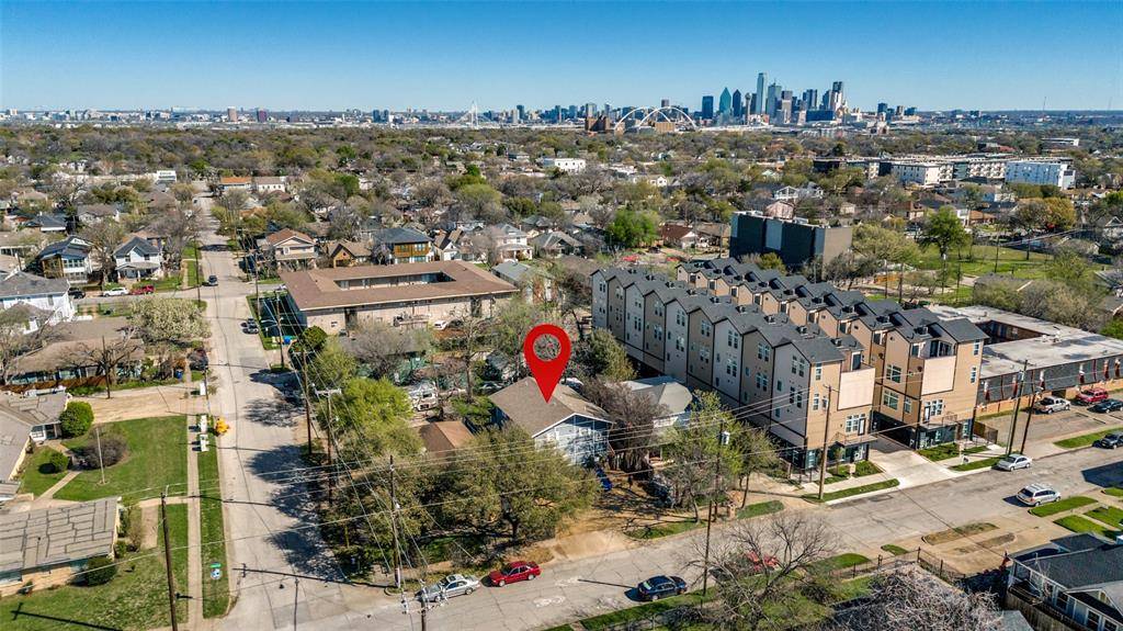 735 W 10th Street, Dallas, TX 75208