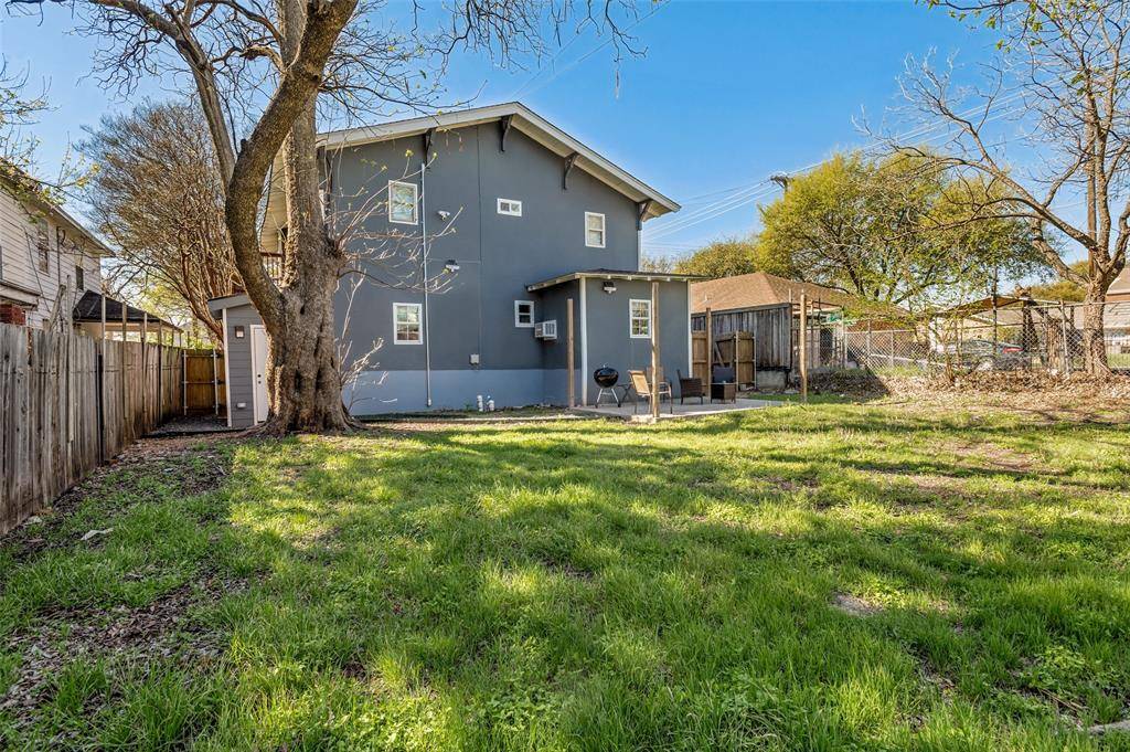 735 W 10th Street, Dallas, TX 75208