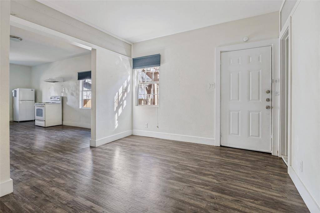 735 W 10th Street, Dallas, TX 75208