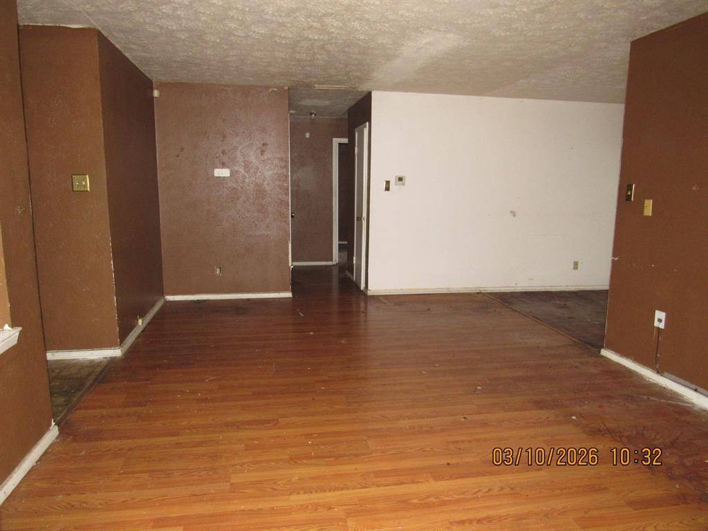 6451 MOONHILL Drive, Dallas, TX 75241