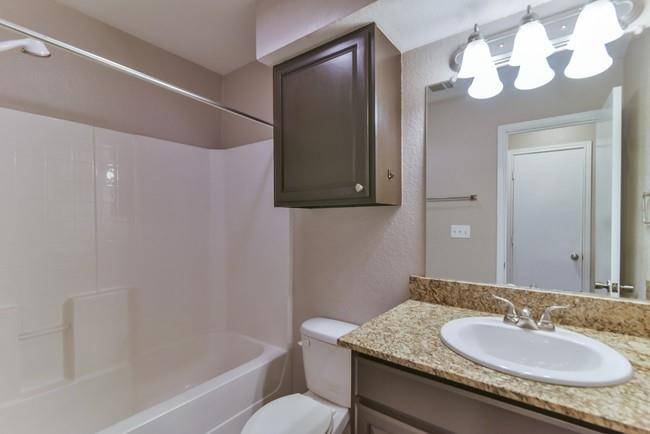 820 Southeast Parkway, Azle, TX 76020