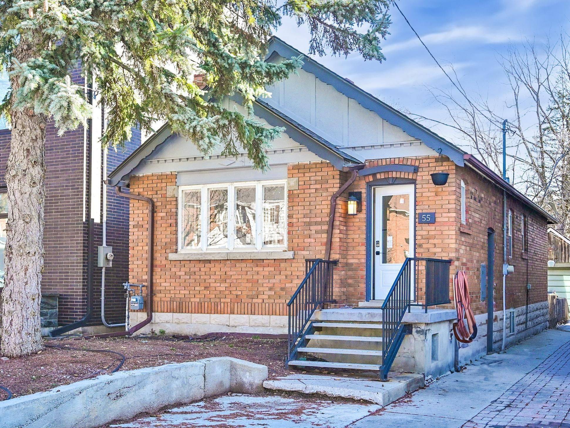55 Banff RD, Toronto C10, ON M4S 2V6