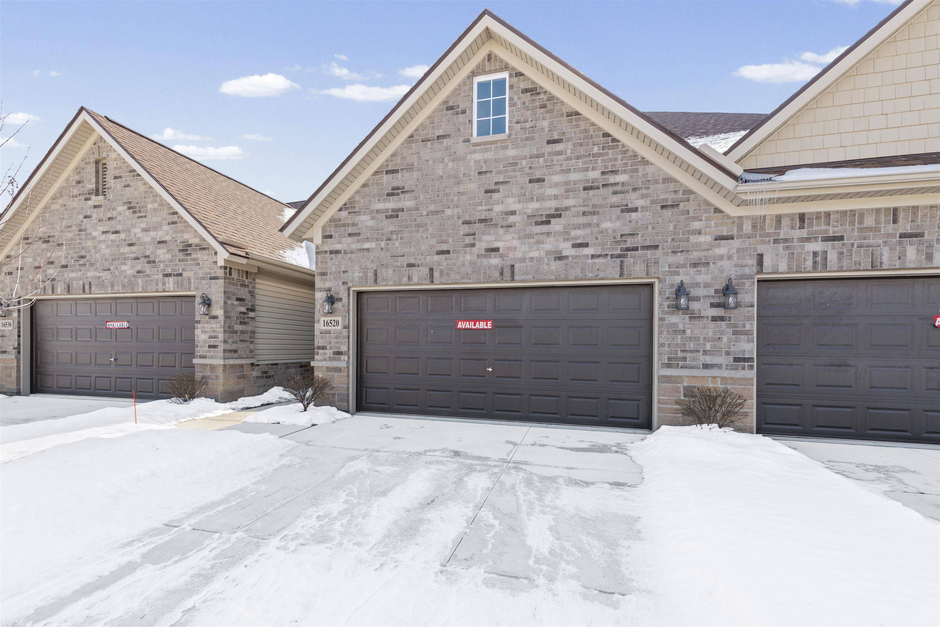 16520 Savor LN, Clinton Twp, MI 48035