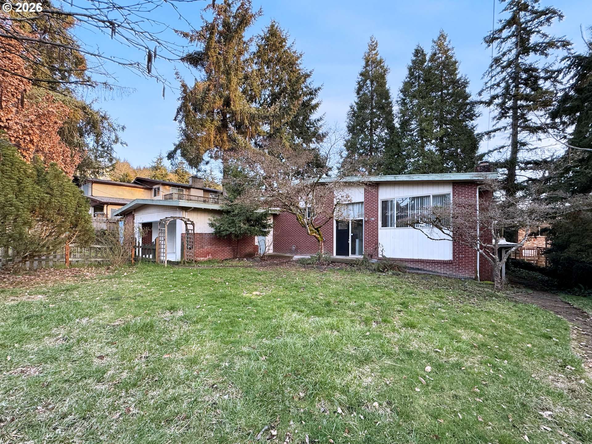 1180 E 37TH AVE, Eugene, OR 97405