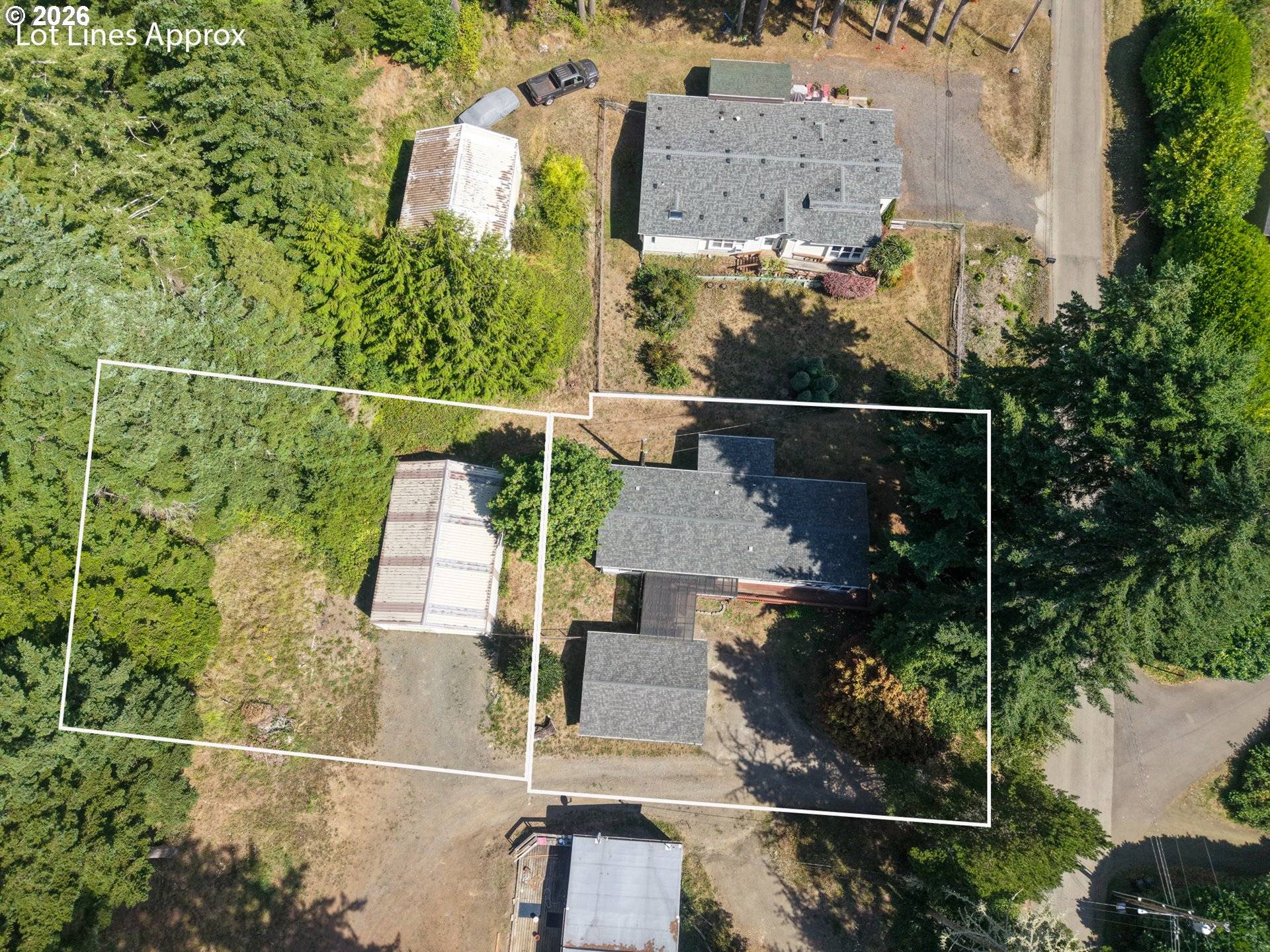 590 KINGS AVE, Lakeside, OR 97449