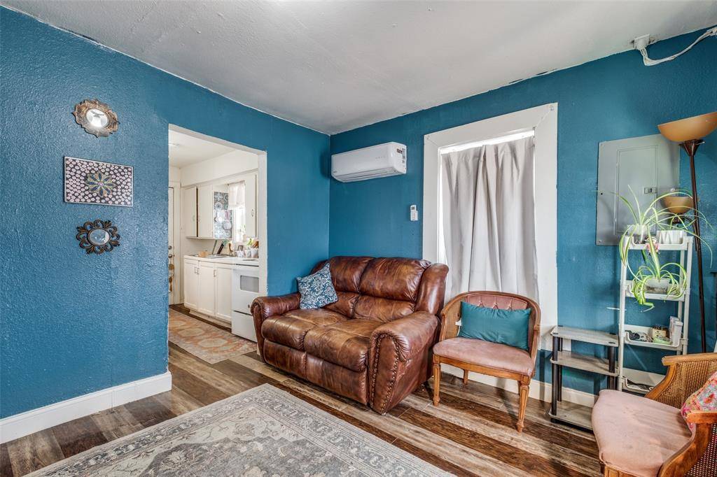 4755 Yancy Street, Dallas, TX 75216