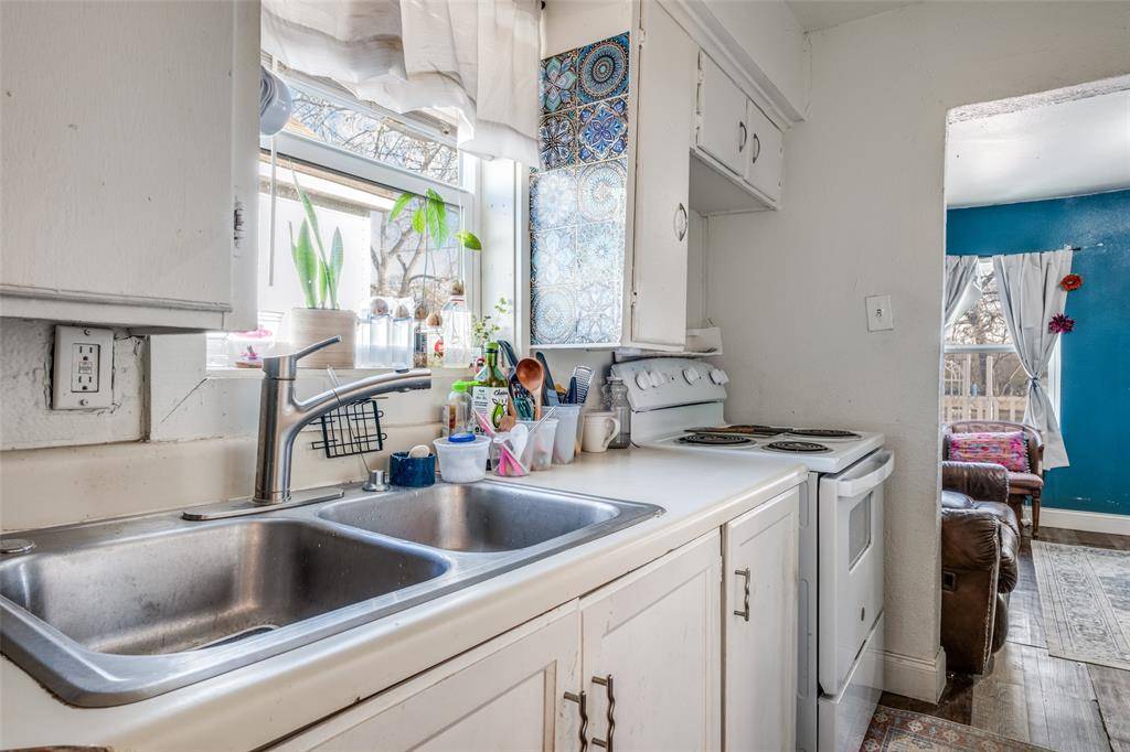 4755 Yancy Street, Dallas, TX 75216