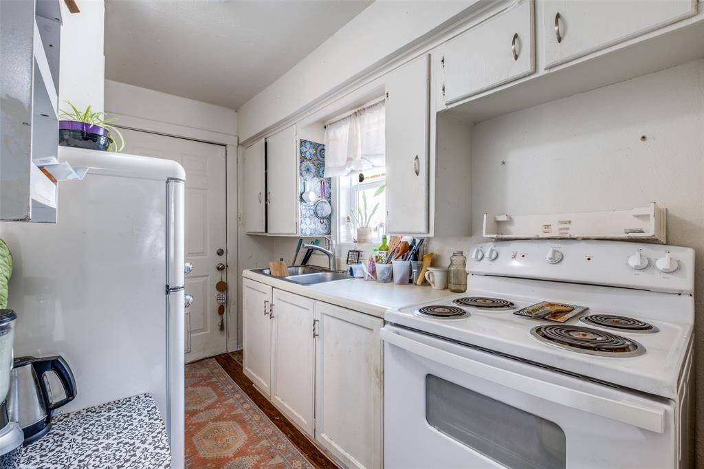 4755 Yancy Street, Dallas, TX 75216