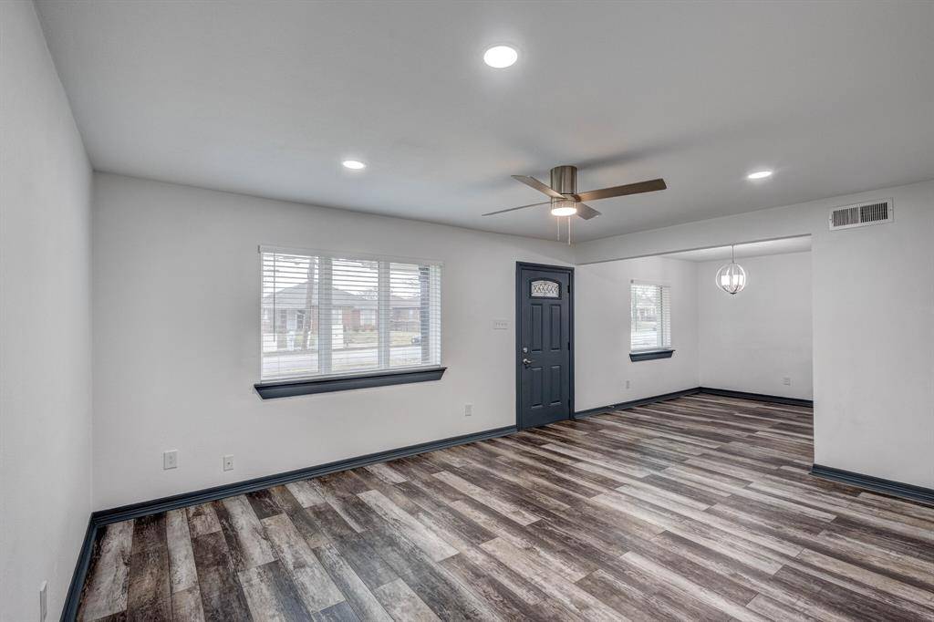 2540 Prichard Lane, Dallas, TX 75227