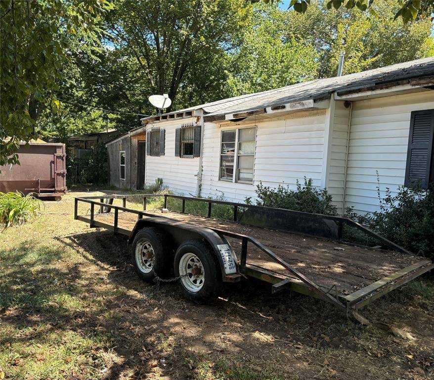 918 Local Vista Drive, Dallas, TX 75217