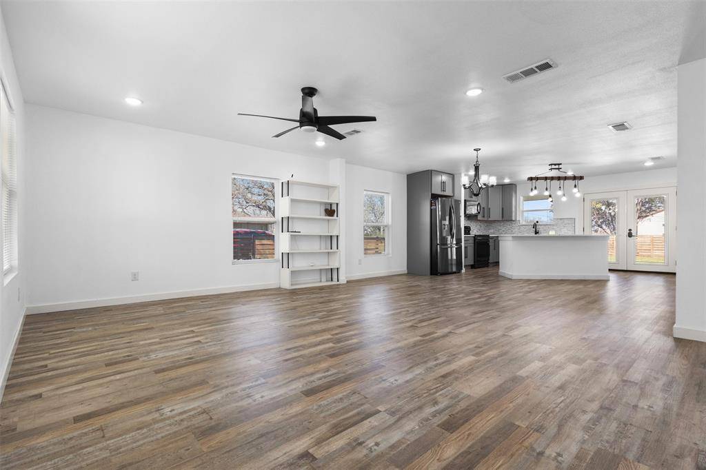 1024 Greenlee Street, Denton, TX 76201