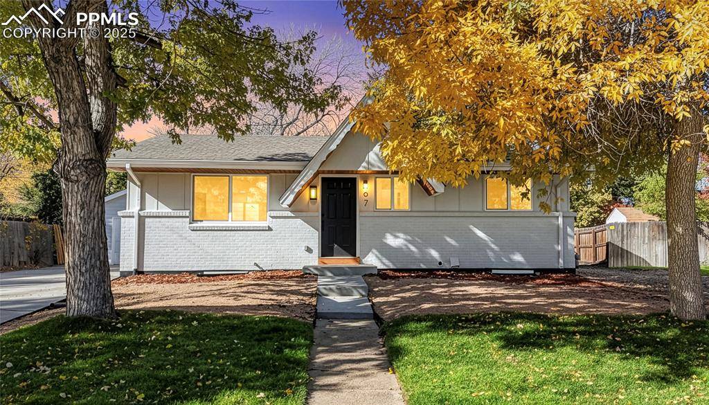 367 S Queen CIR, Lakewood, CO 80226