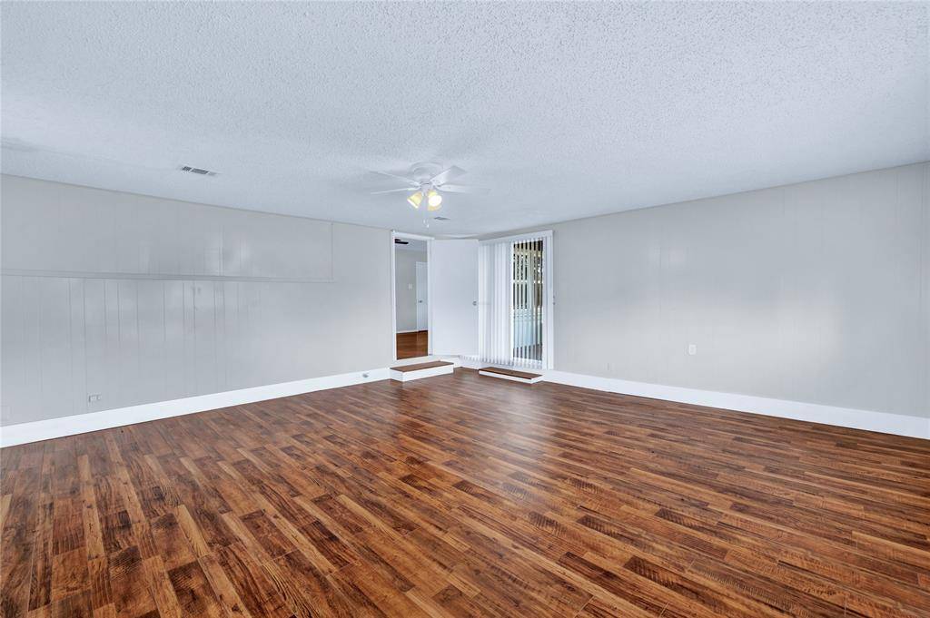 4208 Huckleberry Circle, Dallas, TX 75216