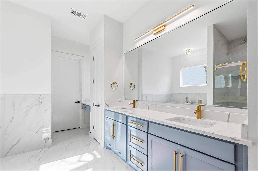 2228 Echo Lake Drive, Dallas, TX 75253