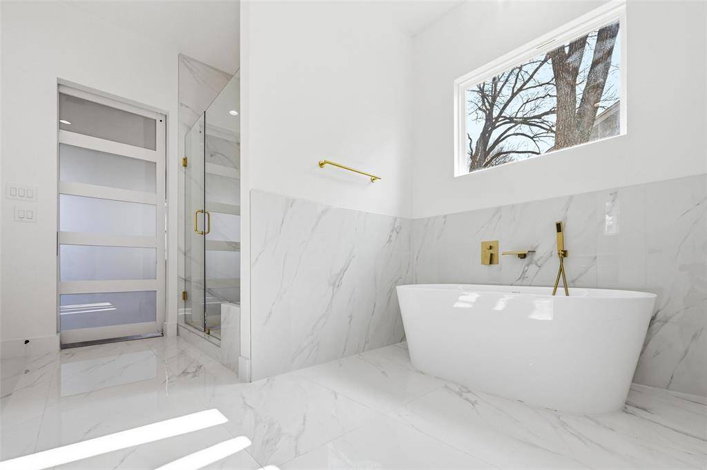 2228 Echo Lake Drive, Dallas, TX 75253