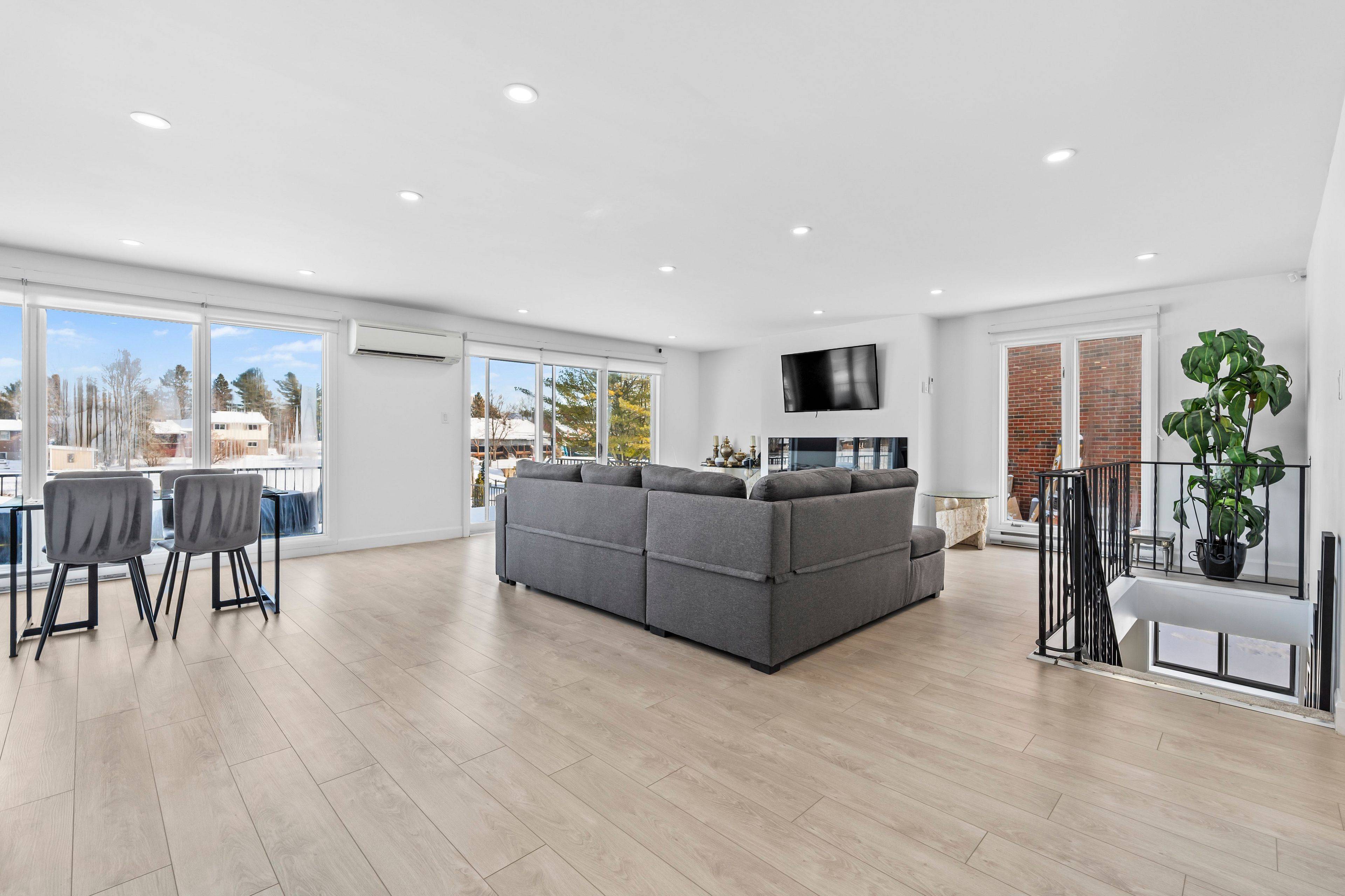 72 WILLOWBANK RD W, Front Of Leeds & Seeleys Bay, ON K7G 2V5