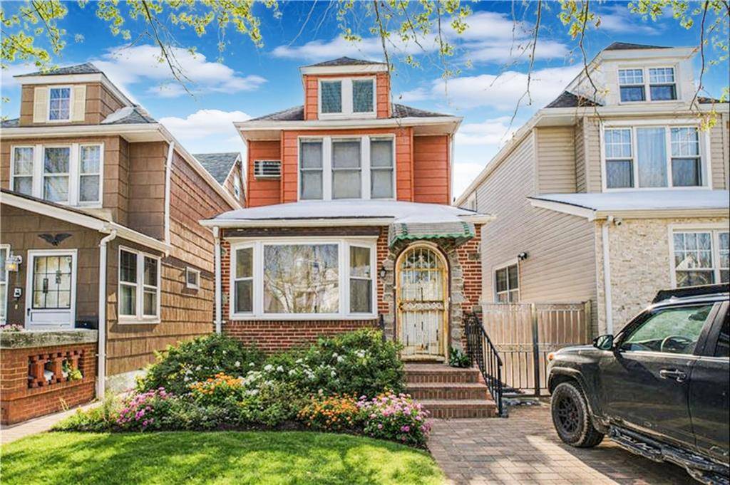6252 80th RD, Glendale, NY 11385