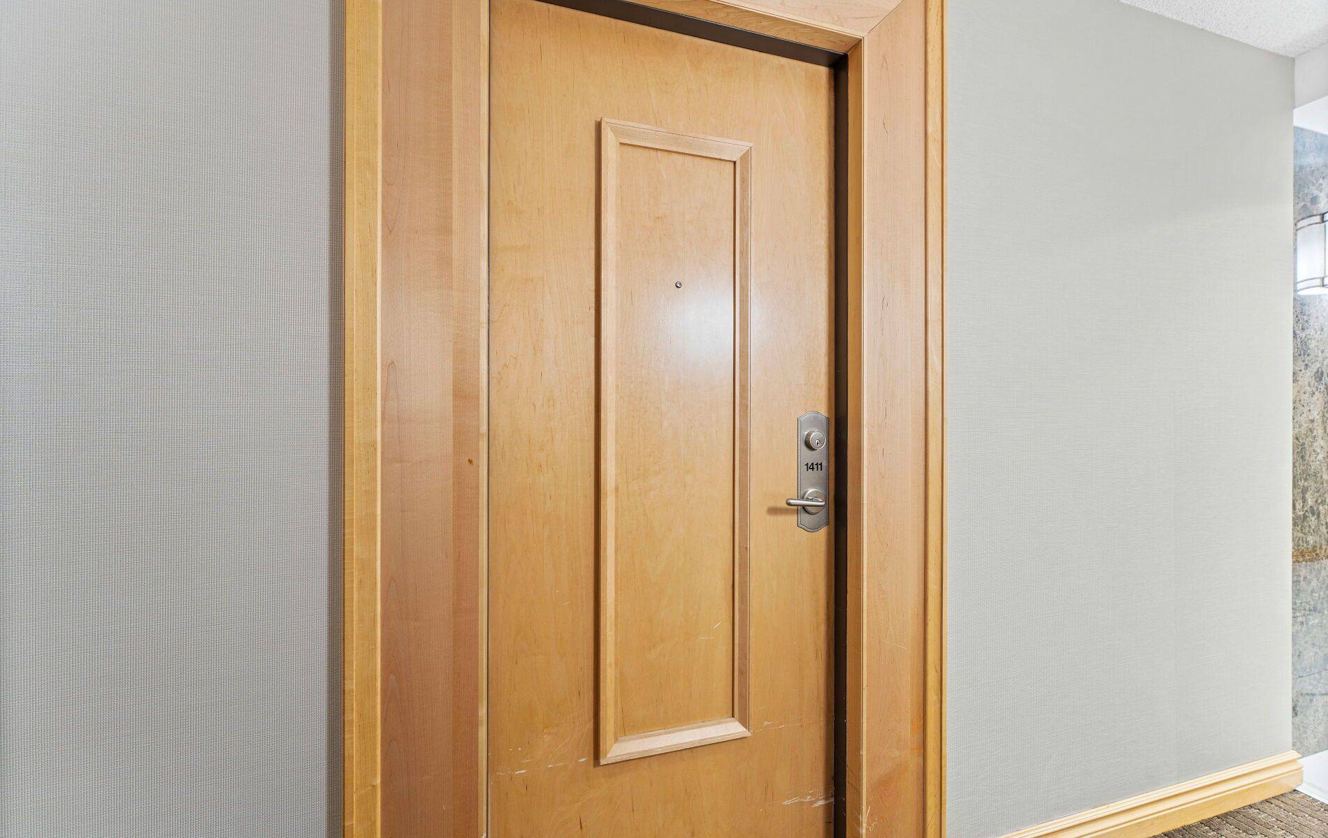 212 Eglinton AVE E #1411, Toronto C10, ON M4P 0A3