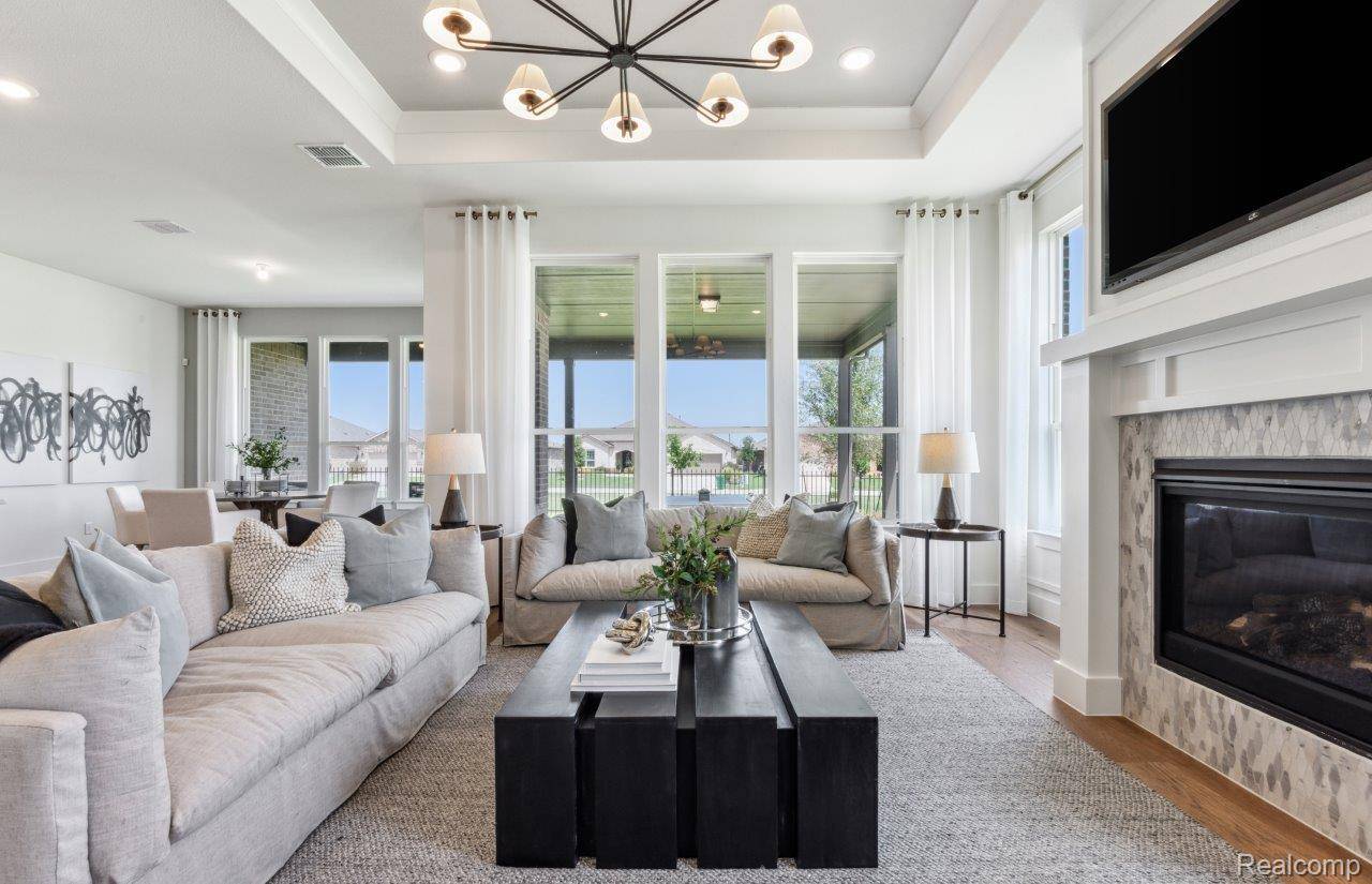 1554 Firefly TRL, Milford Charter Township, MI 48381