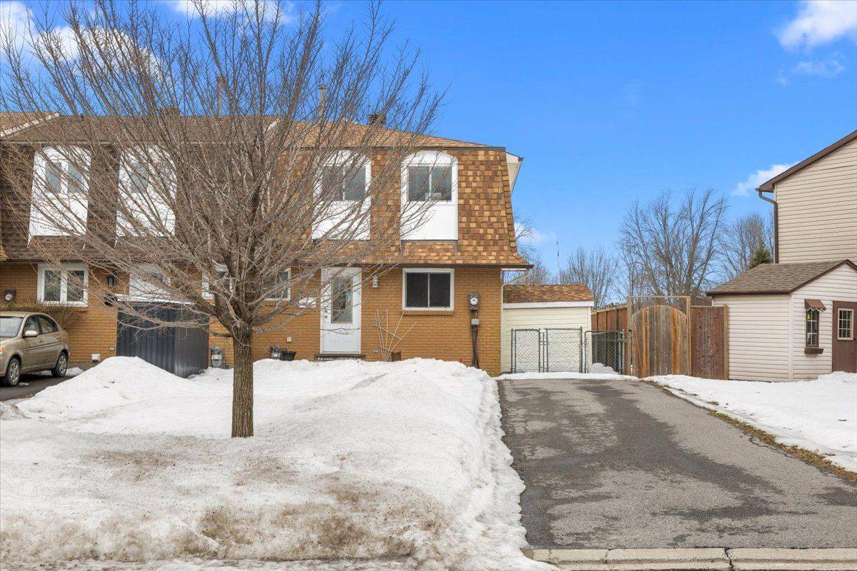 915 Lawnsberry DR, Orleans - Cumberland And Area, ON K1E 1Y2
