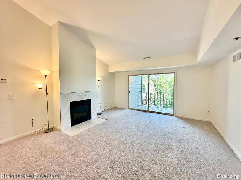 14301 Pinehurst LN, Grand Blanc Charter Township, MI 48439