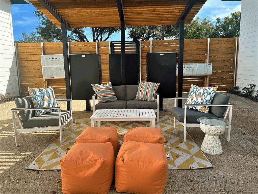 3627 Almazan Drive #209, Dallas, TX 75220