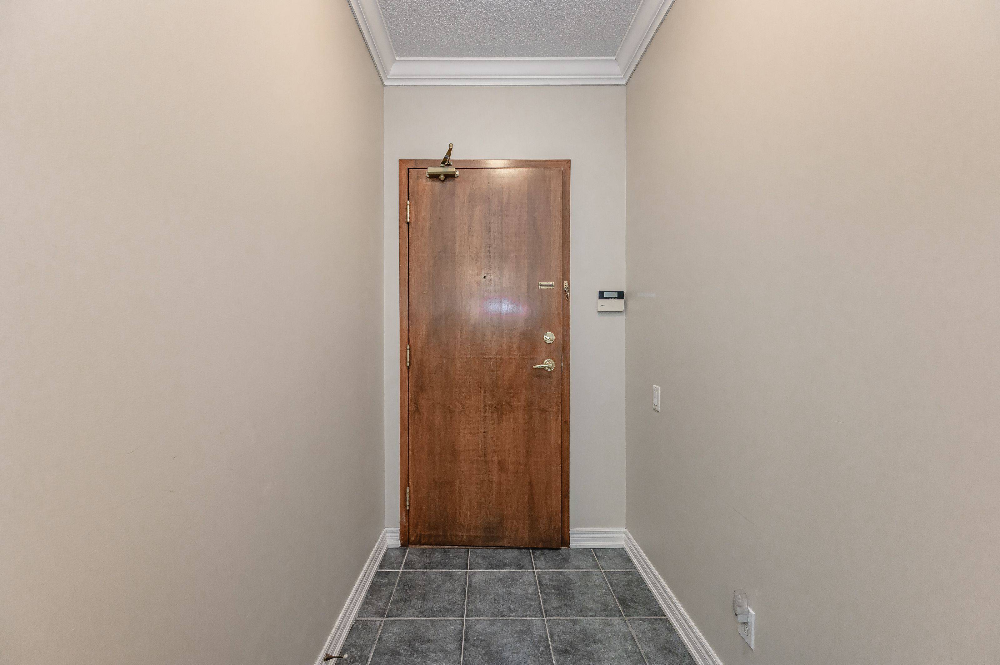 60 Old Mill RD #409, Oakville, ON L6J 7V9