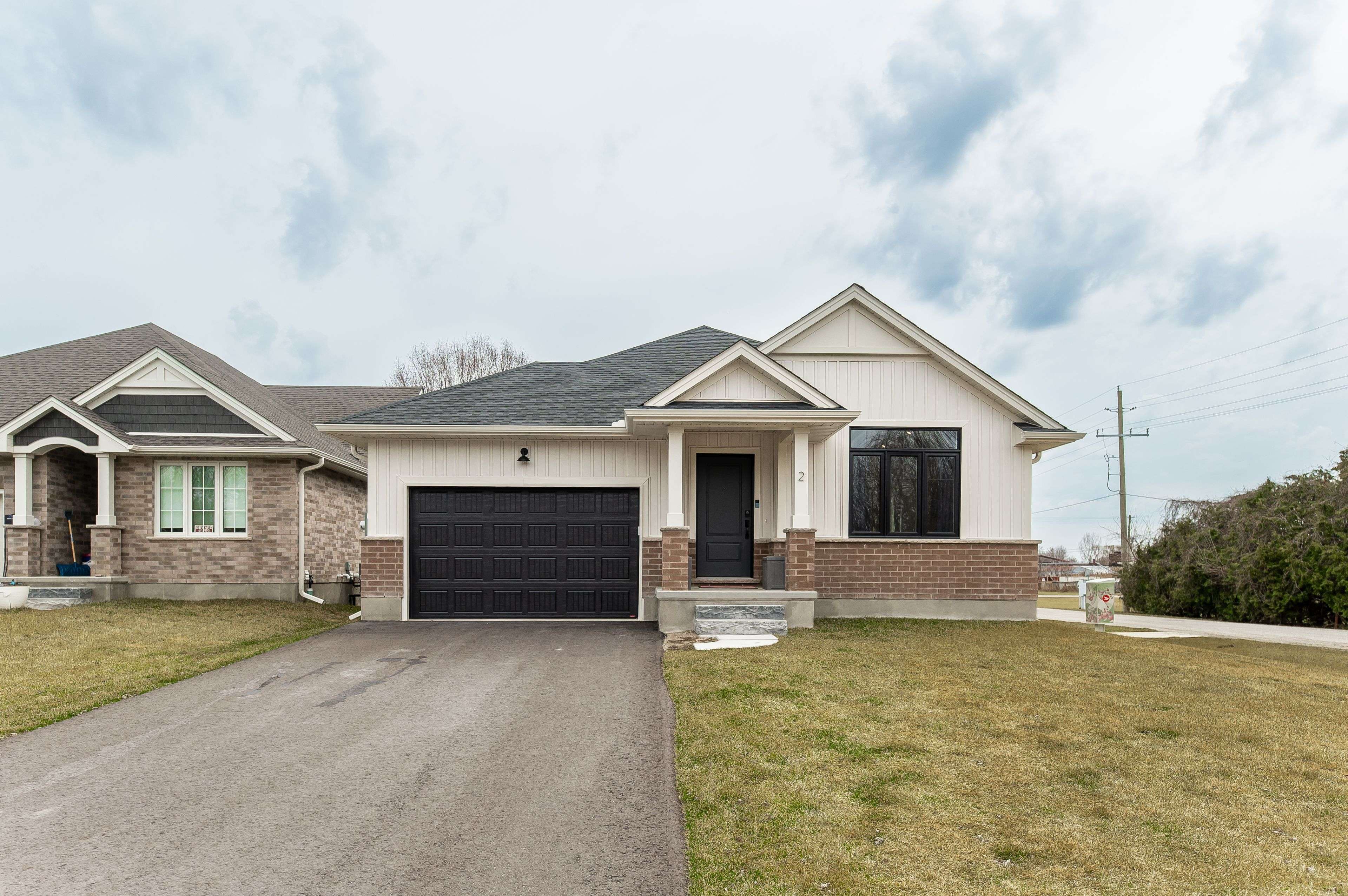2 Macleod CT, West Elgin, ON N0L 2P0