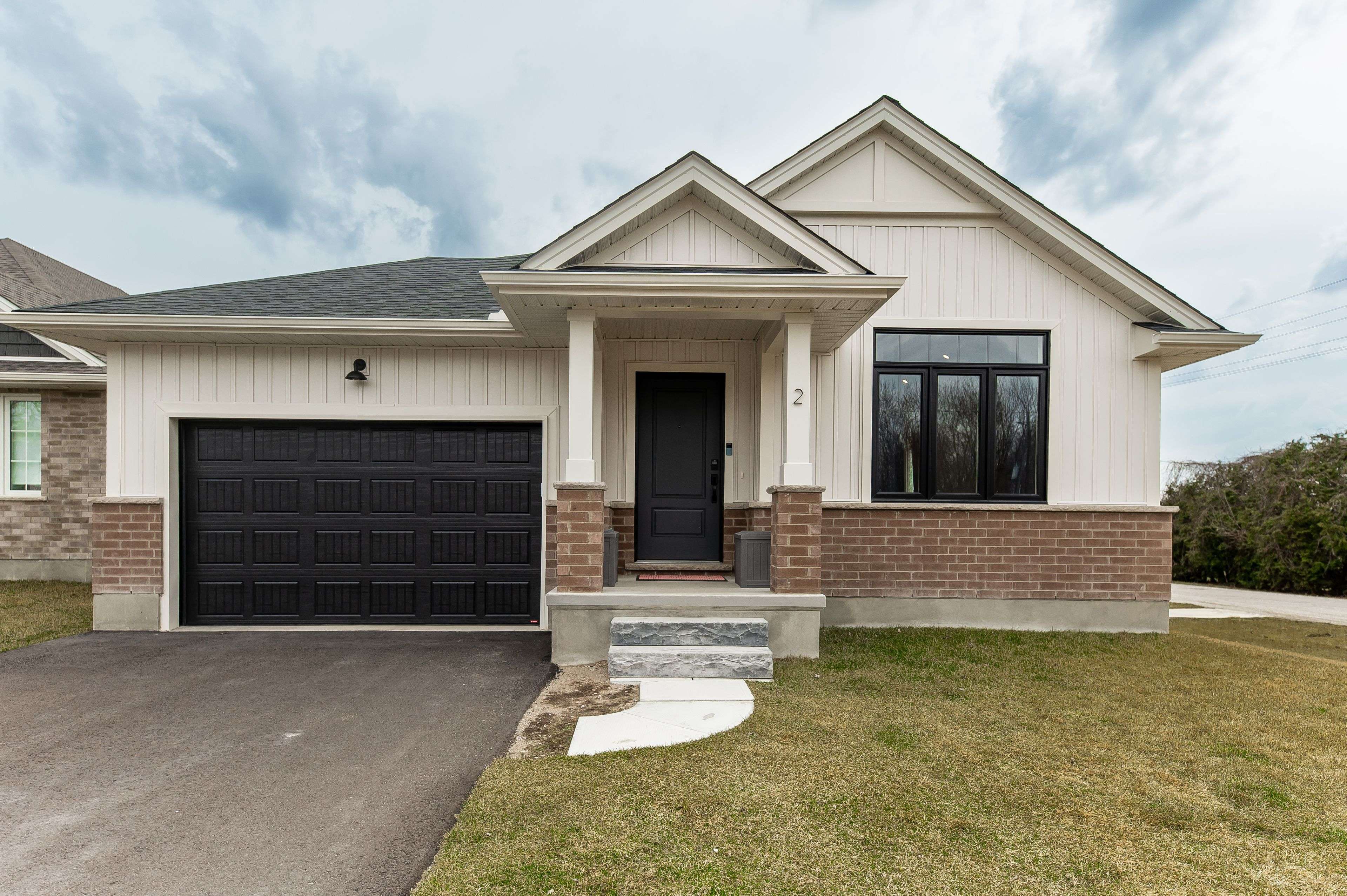 2 Macleod CT, West Elgin, ON N0L 2P0