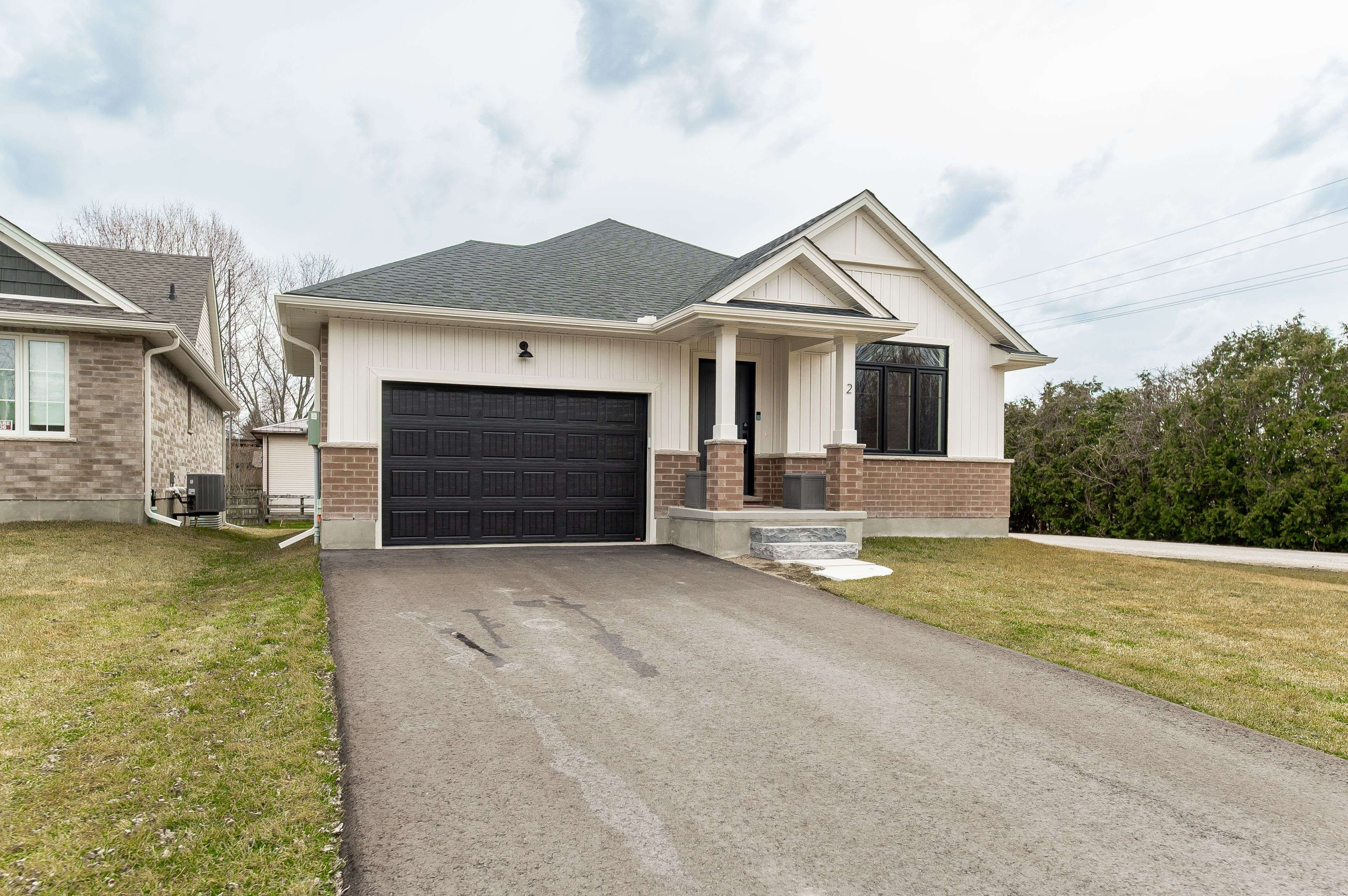 2 Macleod CT, West Elgin, ON N0L 2P0