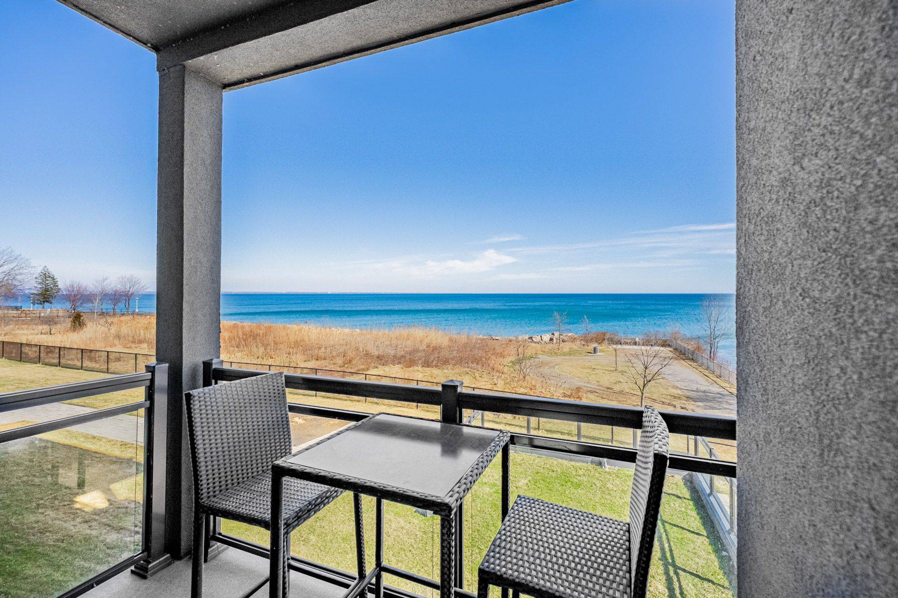 35 Southshore CRES #209, Hamilton, ON L8E 0J2