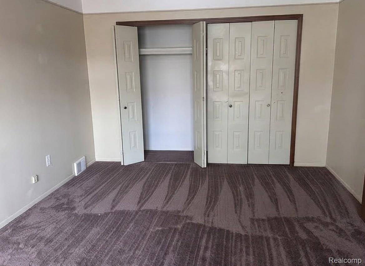 16481 E 10 Mile RD #10, Eastpointe, MI 48021